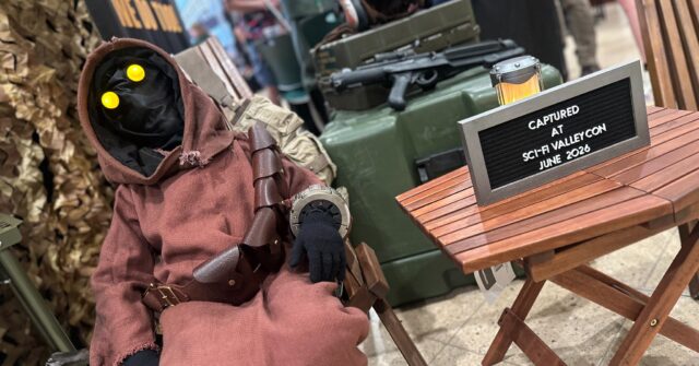 This past weekend we were at Sci-Fi Valley Con. We had such a great time! We can not wait until we see all of you again in October! With all of your help we finally did catch up to that Jawa! 

Did you get a photo with us!? We wanna see it! Tag us! 

 #droidbuilders #bountyhuntersguild #RebelLegion #BadGirlsDoingGreat #StarkillerGarrison #MTFBWY #trooping #bokatankryze #501stlegion #BadGuysDoingGood #501st #starwars #starwarsfan #mandalorians