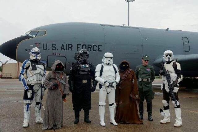 It was family day at Pennsylvania Air National Guard 171st Air Refueling Wing over the weekend. There was lots of fun to be had for all kinds! Even the Jawa found something fun to trade for!

 #StarkillerGarrison #MTFBWY #trooping #volunteersmakeadifference #givingbackfeelsgood #starwars #starwarsfan #militaryfamilyday