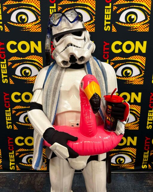 Now that's what I call a vacation!

Day 1 of @steelcitycomiccon  is in the books! Did you stop out and say hi? If not there are still 2 whole vacation days left! Stop out and say hi! Tag us in your photos if you see us! we would love to see!

 #StarkillerGarrison #starwarsfan #starwars #501st