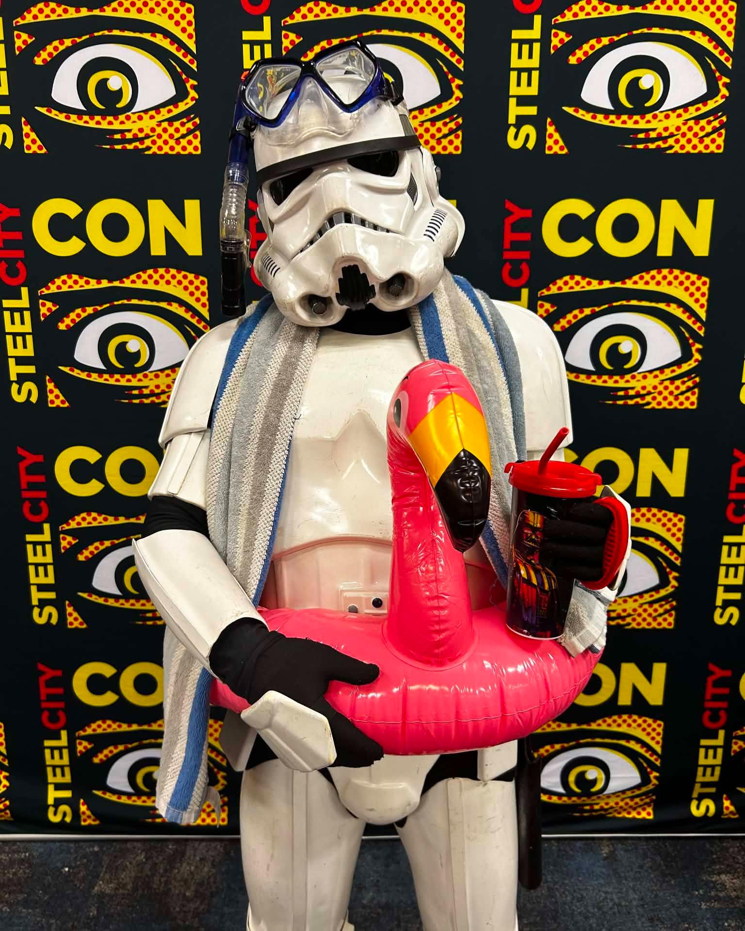 Now that's what I call a vacation!

Day 1 of @steelcitycomiccon  is in the books! Did you stop out and say hi? If not there are still 2 whole vacation days left! Stop out and say hi! Tag us in your photos if you see us! we would love to see!

 #StarkillerGarrison #starwarsfan #starwars #501st
